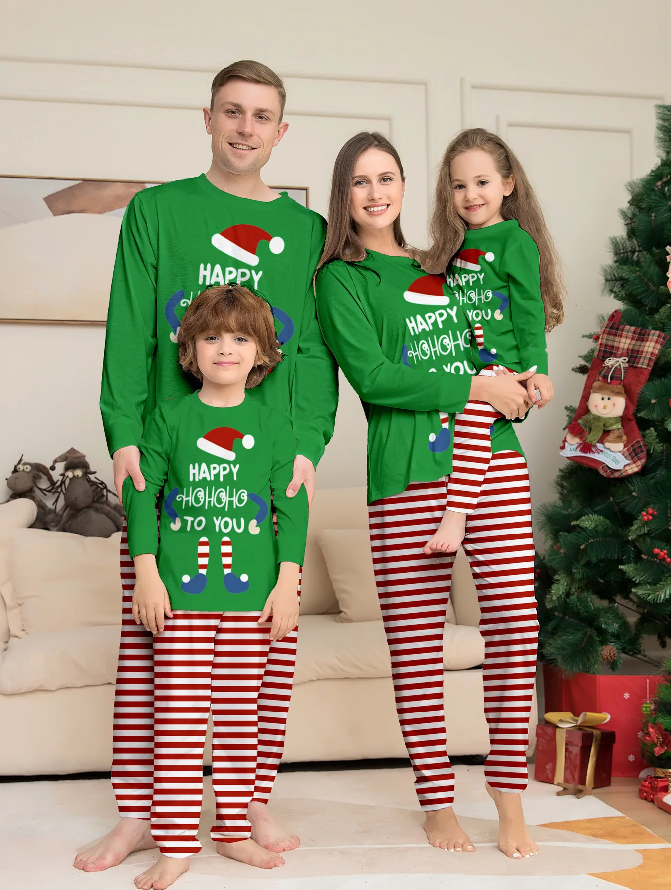 thumbnail image 1 of Otoño 2024 nuevo conjunto de pijamas para niños de mamá y papá a rayas para el hogar, traje de gateo para bebé, ropa familiar con estampado navideño Familylook, 1 of 5