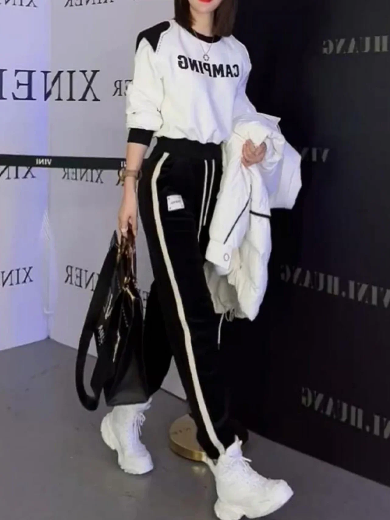 

Korean Luxury Clothing Sporty Women Sweatsuit Long Sleeve 2023 Autumn Pullovers and Sweatpants Two Piece Set Female Tracksuit