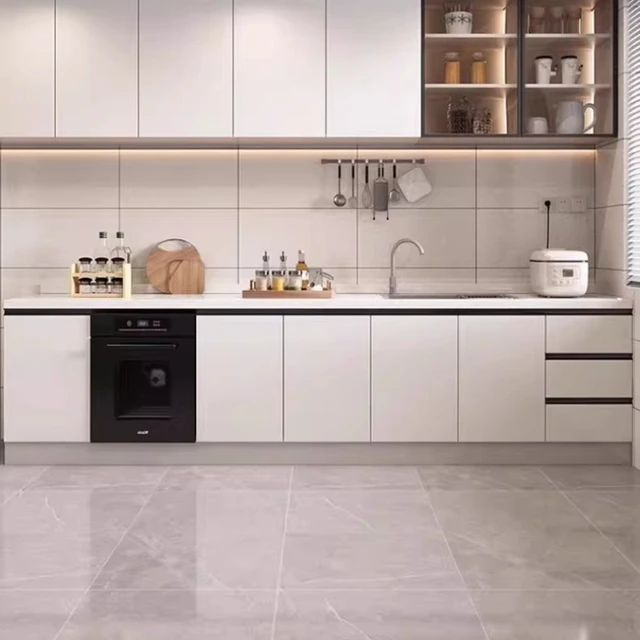 ตู้ครัวสไตล์นอร์ดิกที่สร้างสรรค์ ทันสมัย ทำจากไม้เนื้อแข็ง ท็อปเคาน์เตอร์หินอ่อน อ่างล้างจานสแตนเลส พร้อมแท่นวางอุปกรณ์ เฟอร์นิเจอร์สำหรับบ้าน FYKC 1