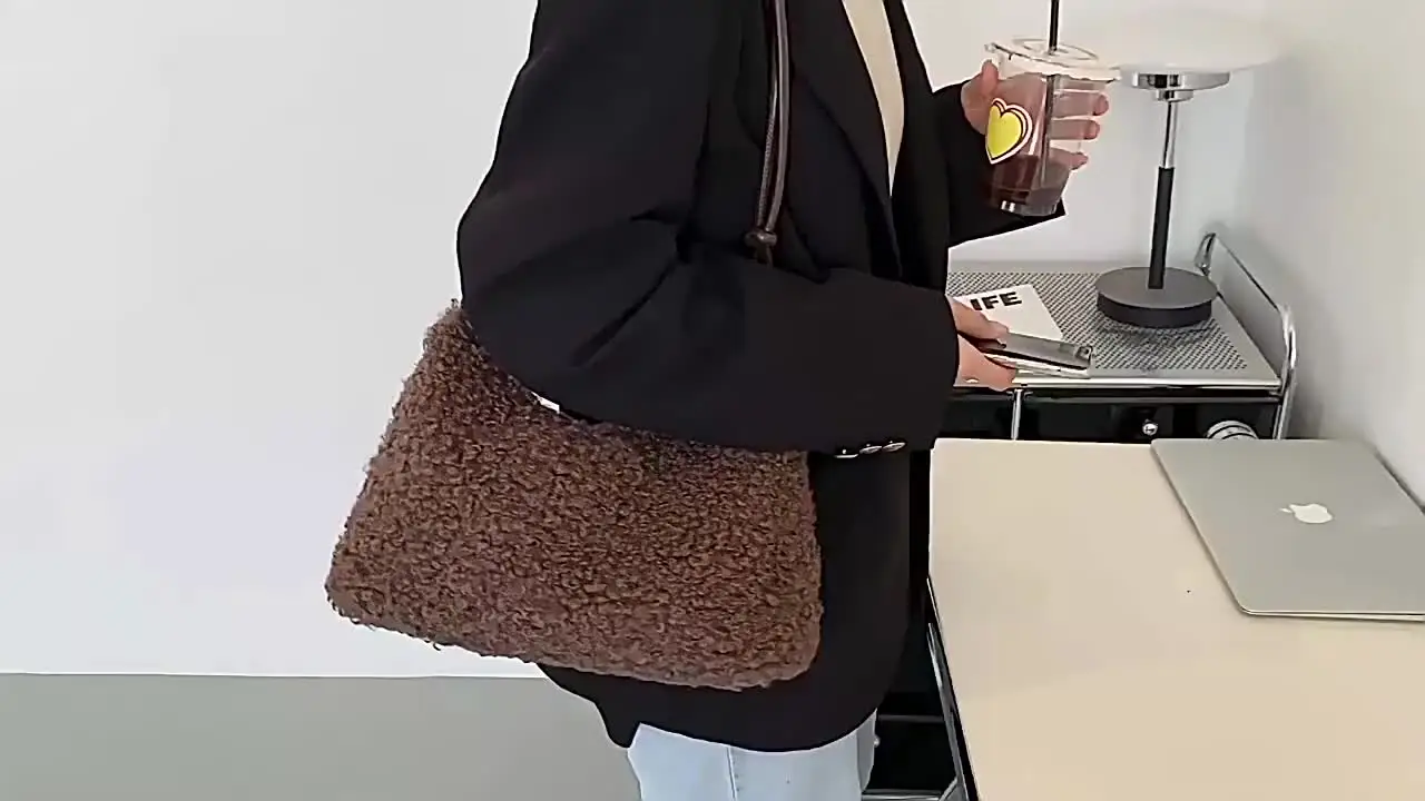 Sac à Main Femme En Simili Daim Doux - Fourre-tout Peluche | Taille 18x28x14 Cm | Marron/kaki | Cadeau Tendance