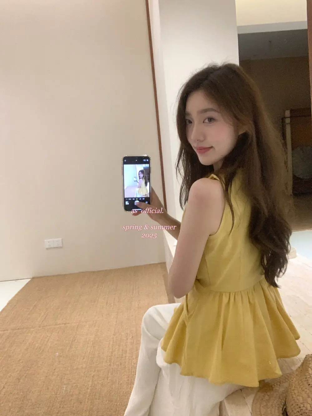 Image of Designer Twist Knot V-neck Vest for Women 2025 Summer New Resort Style Niche Slim-fit Unique Sleeveless Top