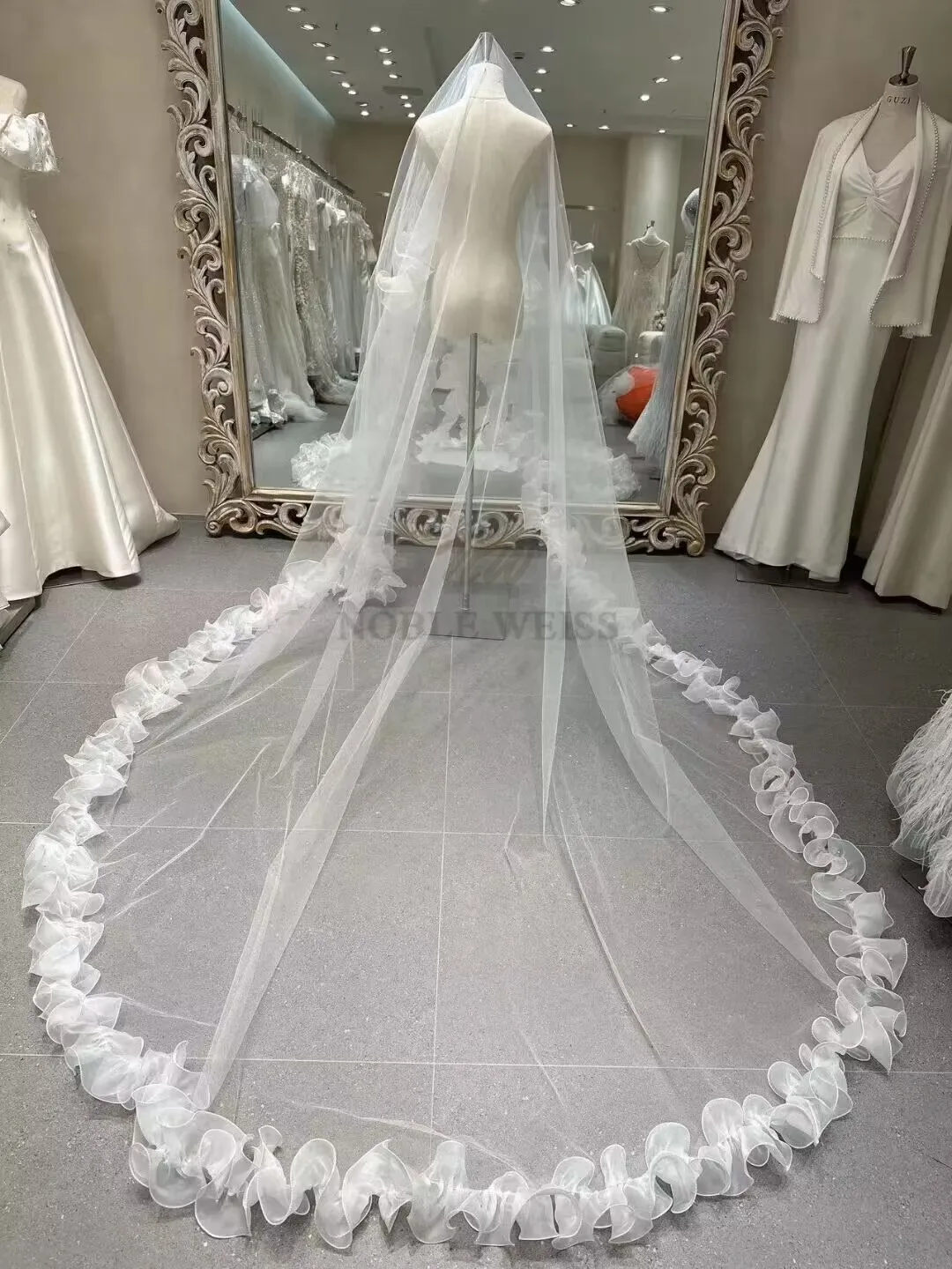 Velo Da Sposa In Tulle 3 Metri - Accessorio Matrimonio Elegante E Semplice