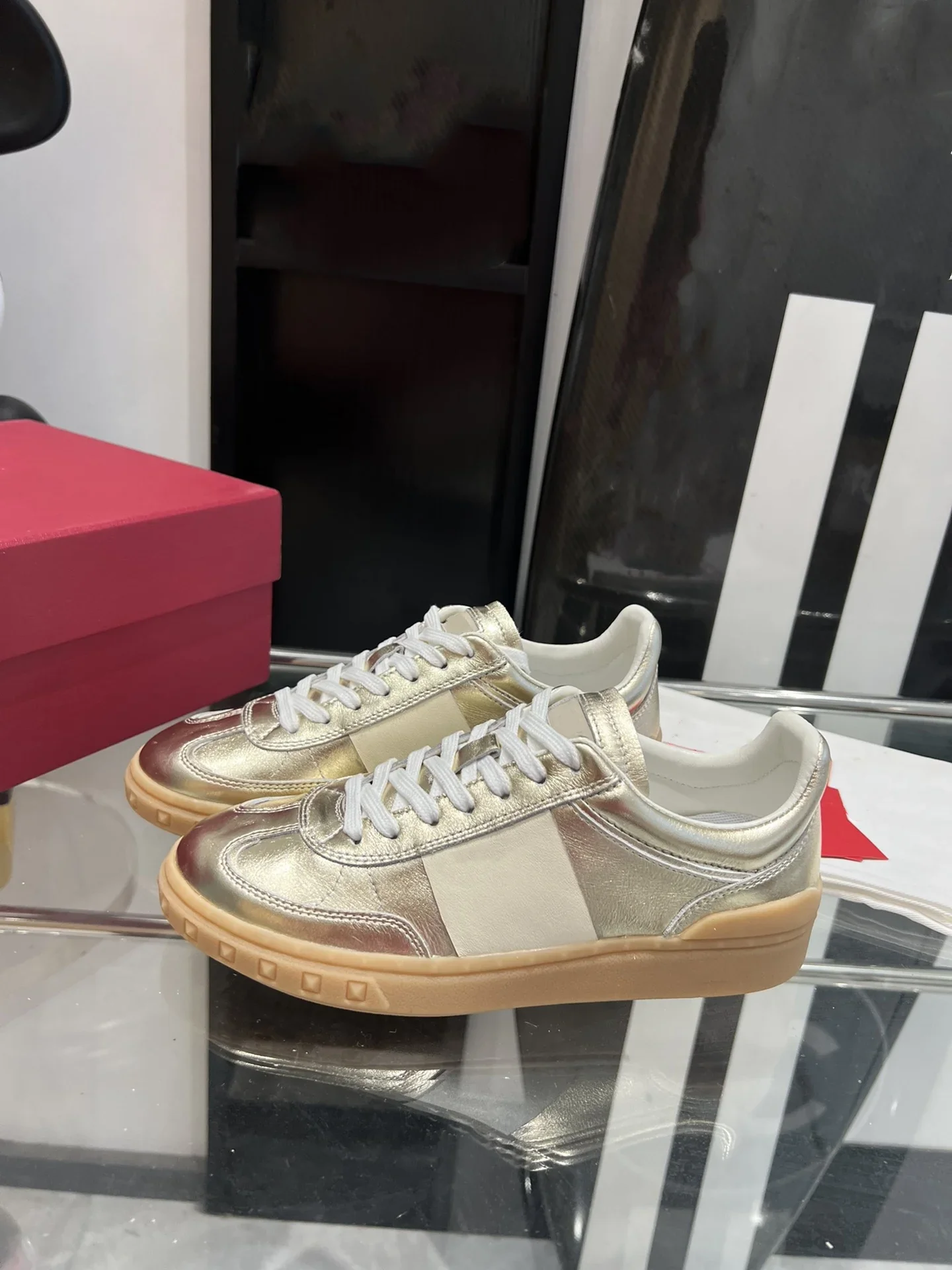 Couple retro fashion low top sneakers, casual color matching lace up sports shoes