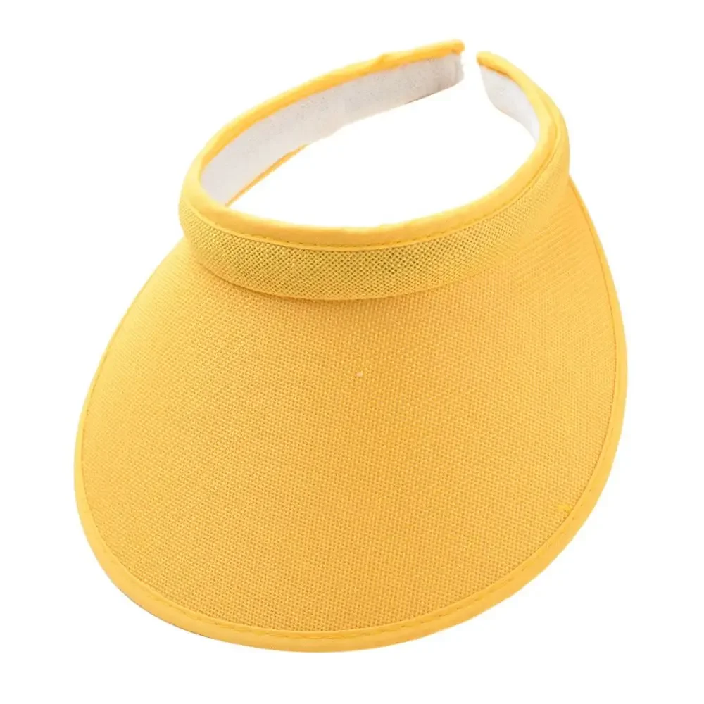 Donna con parasole davanti ad un negozio di cappelli - olio su tela di