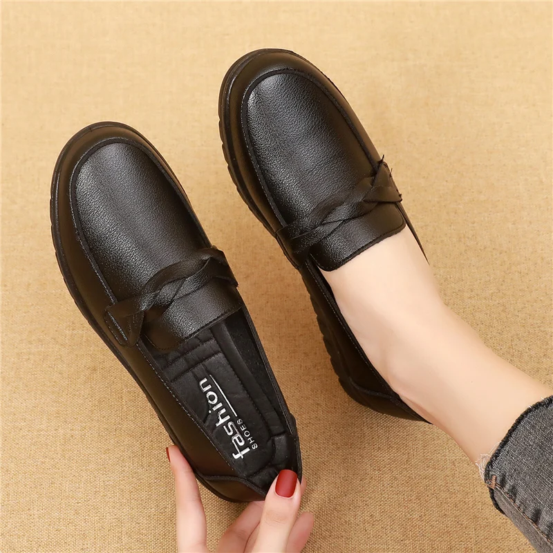 Autumn Genuine Leather Light Breathable Slip on Casual Shoes Femme Slip on Loafers Plus Size Flat Shoes Women's Walking Shoes