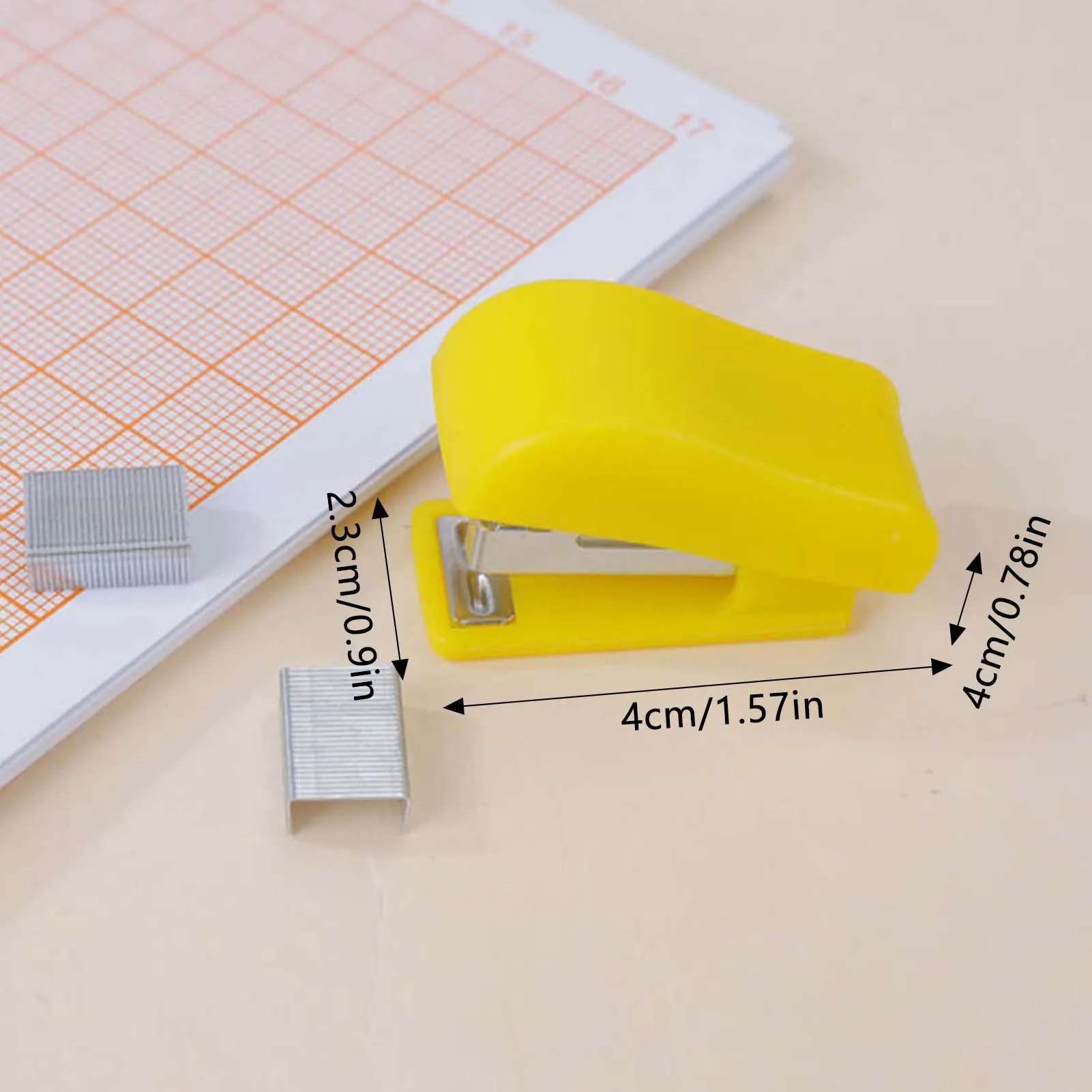 소형 학생용 학교 스테이플러 소형 사이즈 & 대용량 휴대하기 쉬운 문구류 어린이, 동료, 친구 선물용으로 적합