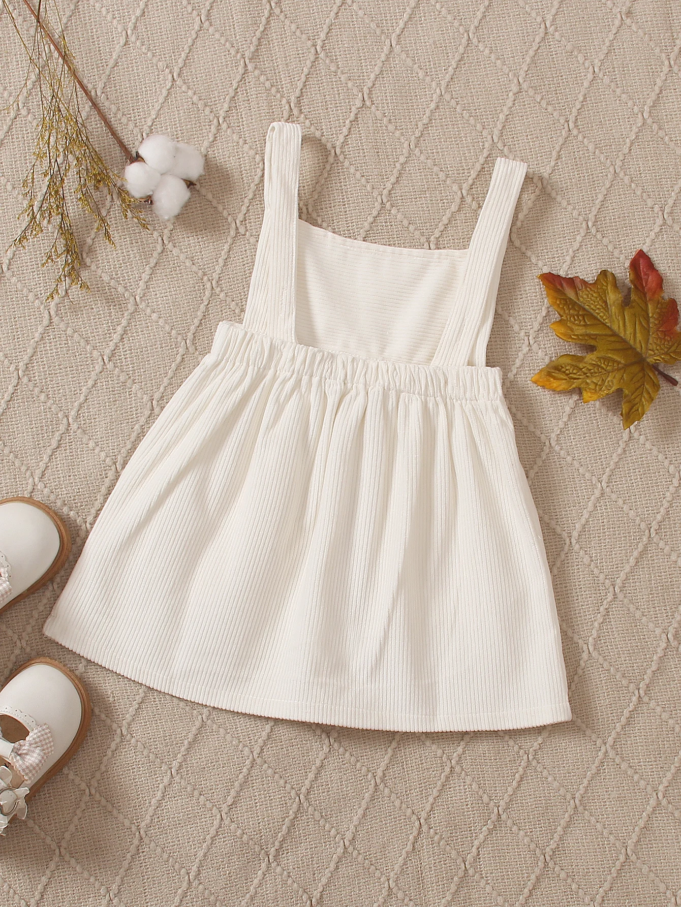 Spot Korean version of the Spring and Autumn Baby Children's Corduroy Dress 100-day-old Baby Girl Forest Literary Vest Skirt
