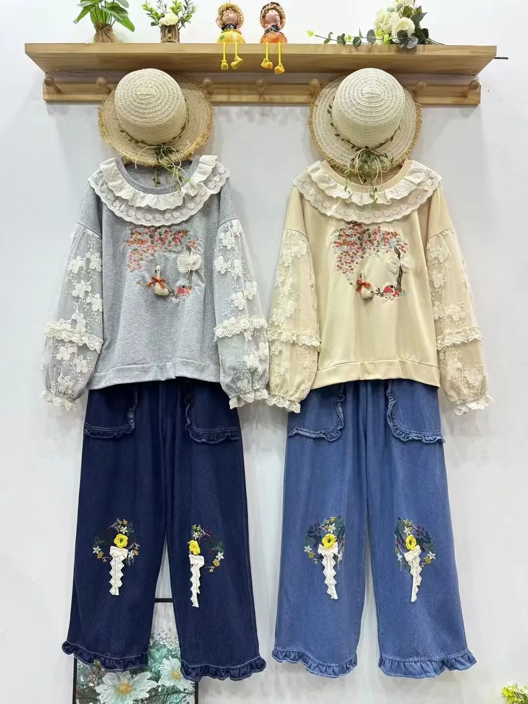 Autumn New Sweet Embroidered Hoodies Women Long Sleeve Casual Tops 824-866 3