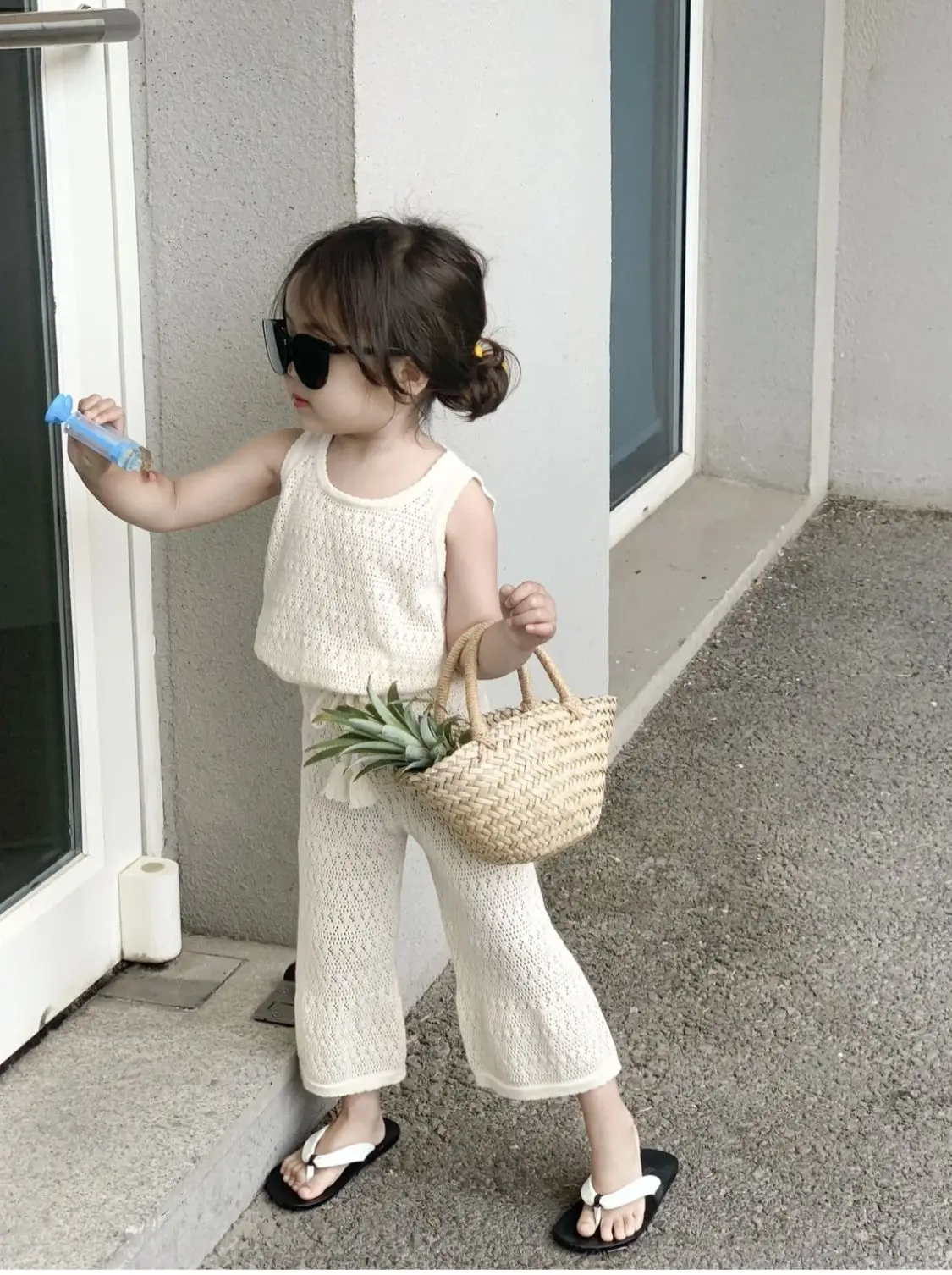 

2023 Summer New Girls Fashion Breathable Thin Knitted Suit Korean Hollow Vest + Solid Wide Leg Pants 2pcs Sets Children Clothes