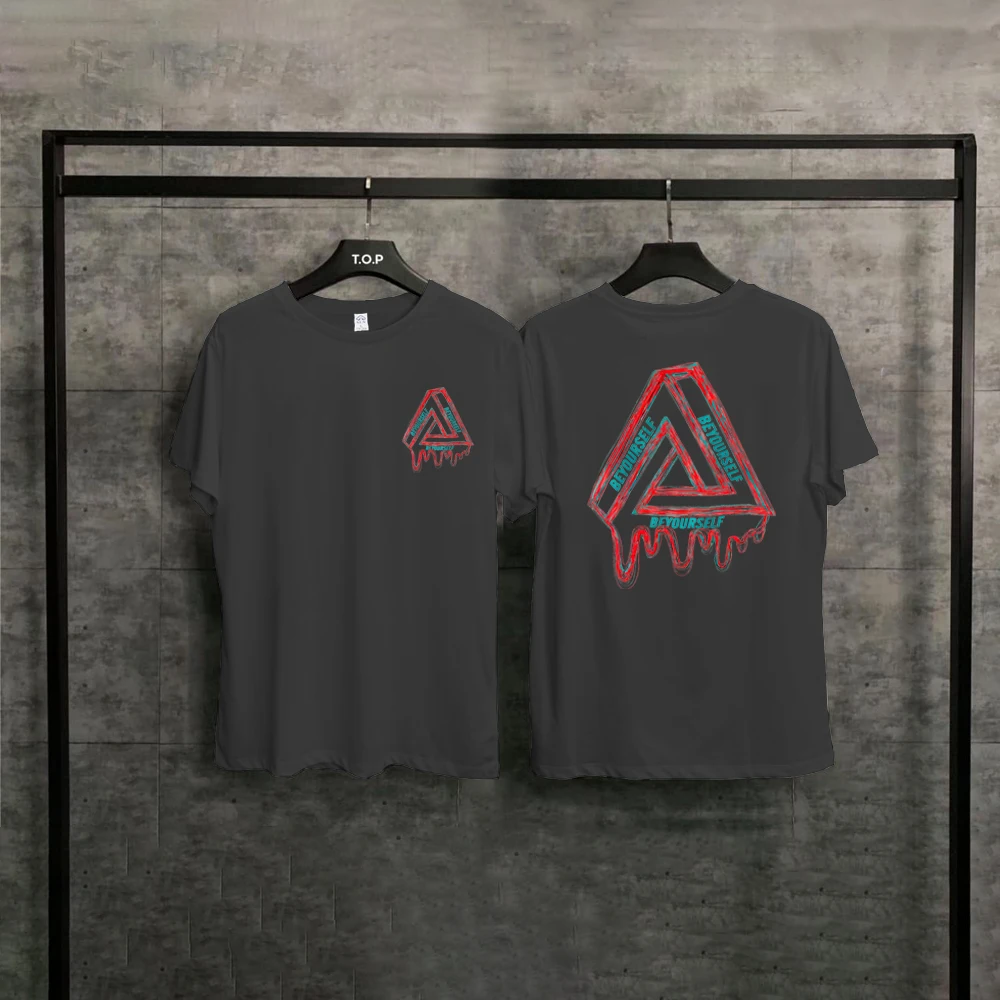 T-shirt in cotone da uomo con stampa triangolare del designer Camicia sportiva da strada Abbigliamento moda casual da donna unisex_voghion.com