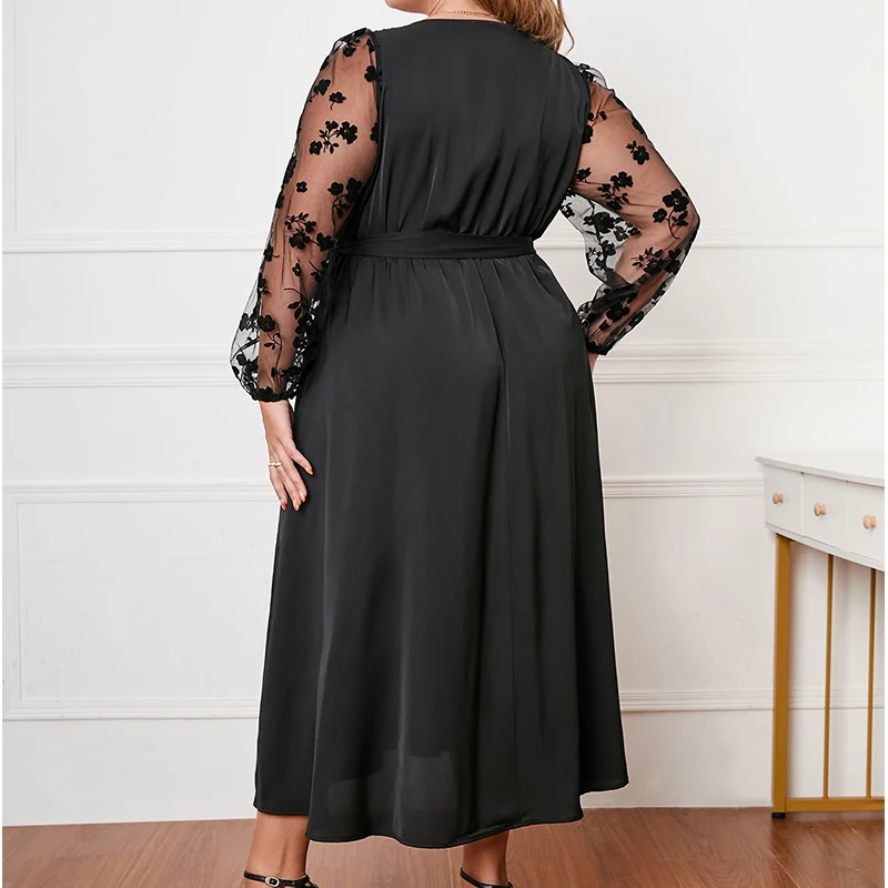 Рисунок 3 - Женское кружевное платье с V-образным