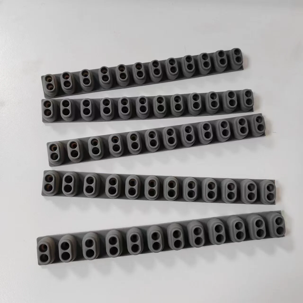 Striscia Di Contatto In Gomma Conduttiva Per Yamaha Kb-220 Kb-280 Kb-281 Kb-320 Dgx-205 Dgx-200 Dgx-300 Dgx-500 Striscia Di Contatto In Gomma