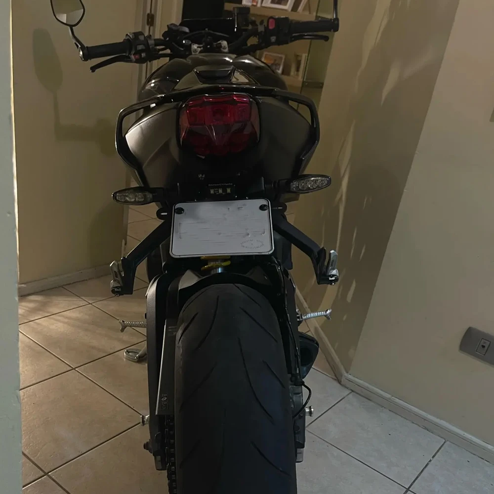 Triumph Street Triple 765RS 765R 라이센스 플레이트 홀더 브래킷 리어 펜더 테일 라이트 오토바이 액세서리 765 RS R 17-2025