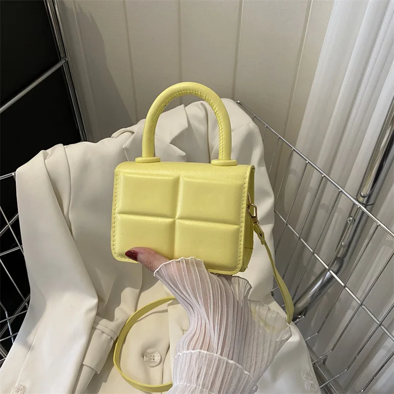 

Популярная маленькая сумка женская летняя новая модная сумка-мессенджер на одно плечо простая портативная маленькая сумка под подмышки