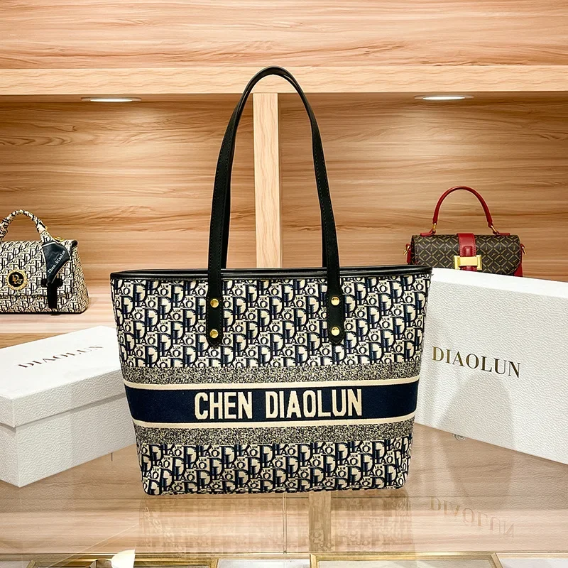 

Famous Designer Luxury Brand Embroidery Shoulder Messenger Bags Large Capacity Casual Totes High Quality Women Purse And Handbag