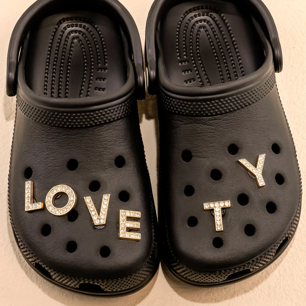 1pcs Letters Luxury Shoe Charms Alphabet Shoe Decorations Pins for Sandals Women Girls Gifts Bling Accessories