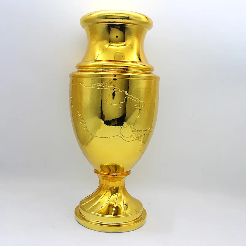 Fussball Trophäe/ Vintage schwere Resin Trophäe / American General Vulcan  Cup Champions 2001 / Sammler Statue / Fussball Trophäe -  Österreich