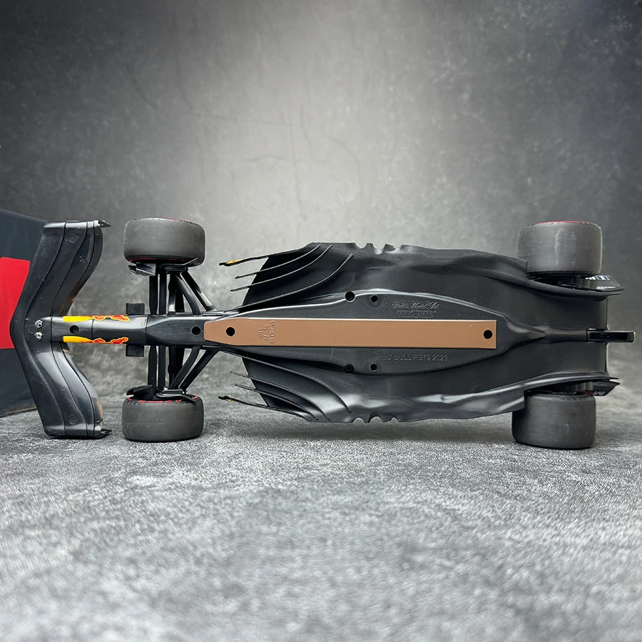 【新品未開封】ミニチャンプス RedBull RB19 1/18 モデルカー Minichamps 1:18 M. Verstappen Red Bull RB19 #1 勝者 Las
