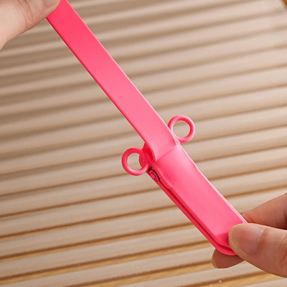 Silicone Bookmark Clip Cute Elephant with Pen Holder Page Flipping Automatically Follows Notebook Page Divider for School silicone bookmark silicone book page holder