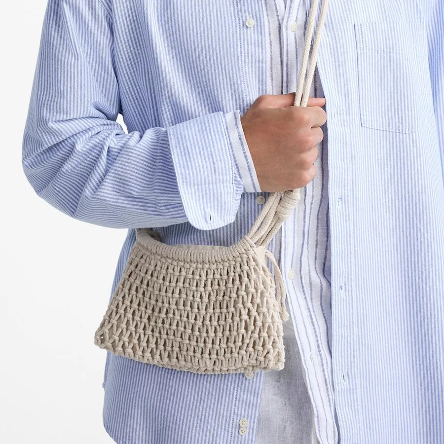 Handhold Weaving Straw Woven Handbag Elegant Handmade Woman Wrist Pack Korean Style Solid Color Woven Beach Bag Vacation