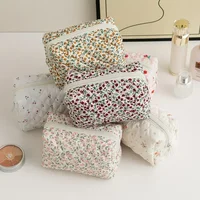 Storage Organizer Floral Puffy Quilted Makeup Bag Flower Printed Cosmetic Pouch Large Travel Cosmetic Bag Makeup Accessory 1