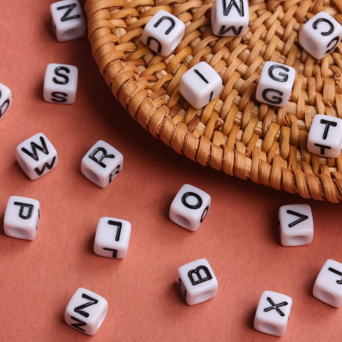 

50PCS 5.5mm Small Square 26 Letters Beads Big Hole For DIY Bracelets Necklace Phone Chain Pendants Jewelry Making Accessories