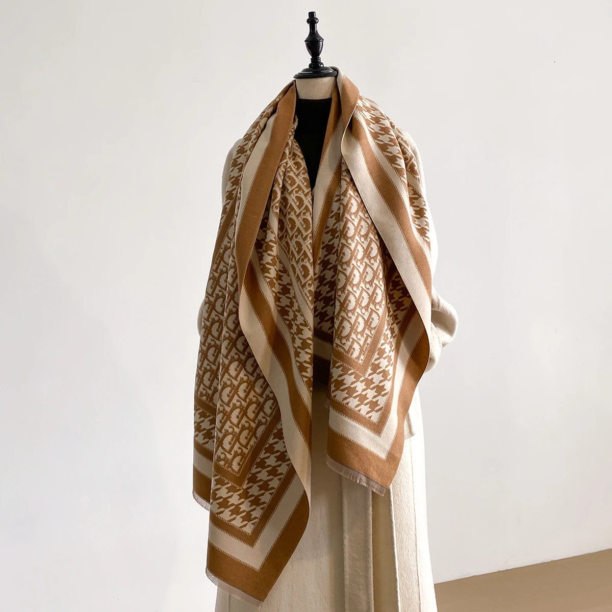 New Elegance Houndstooth Two-Sided Print Scarf Warm Fringe Pashmina Shawl Autumn and Winter Outdoor Coldproof Windproof Blanket
