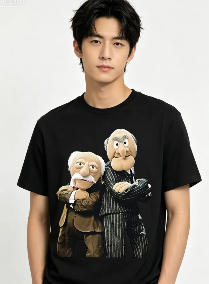Schwarzes Statler-und-Waldorf-T-Shirt für Herren aus der Muppet Show. Lustiges, kurzärmliges Grafik-T-Shirt mit Charakterdruck