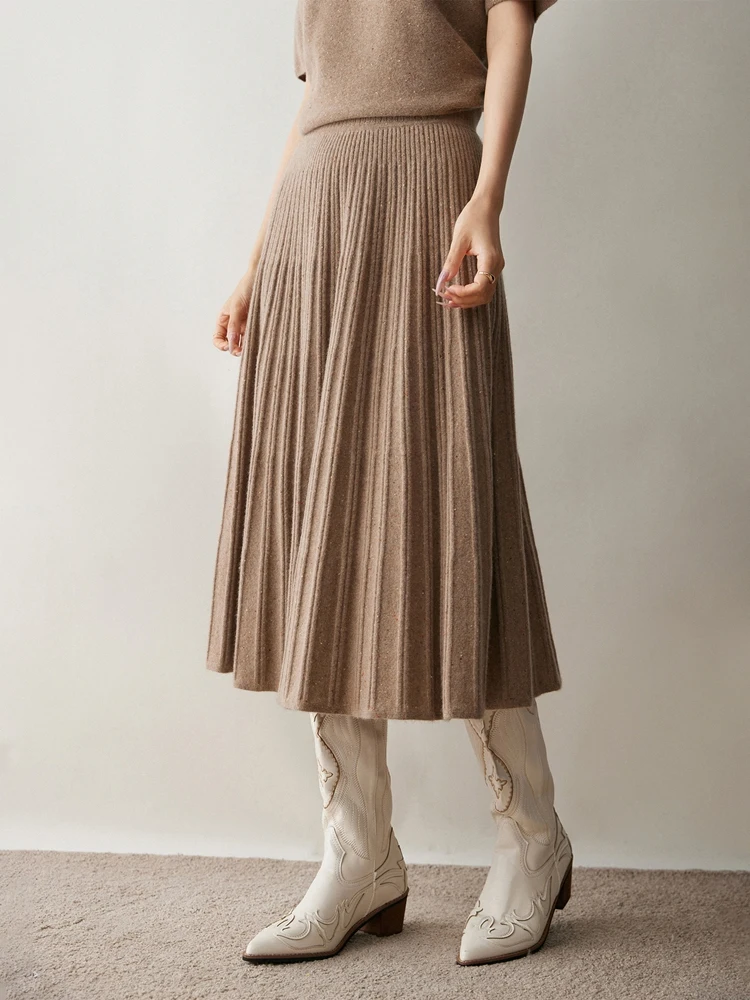 Chic Cashmere Skirt - Lifestyle 8
