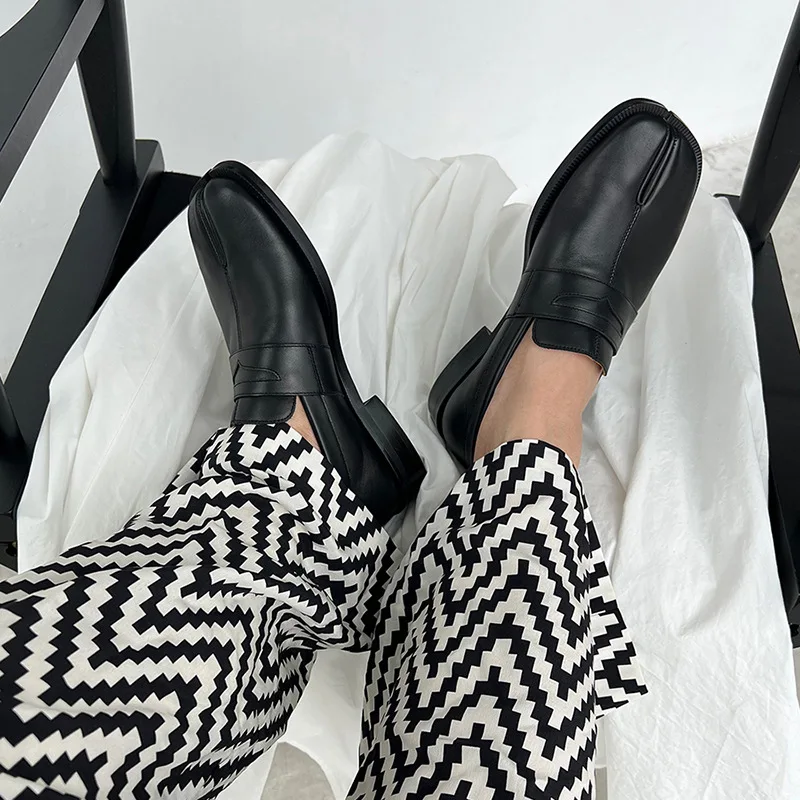 Split Toe Shoes Tabi Loafers women Single platfrom women Shoes Soft Leather Soft Soles Solid Color Flats Casual Shoes 5