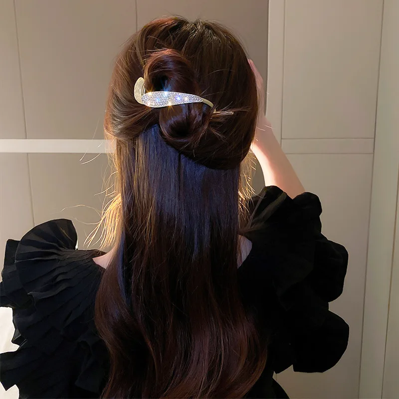 Strasssteine, silberfarben, hohle glitzernde Flügel, 8-förmige Haarspangen für Frauen, Hinterkopf-Dutt-Clip, Premium-Clip, Modeaccessoires – Detail 7