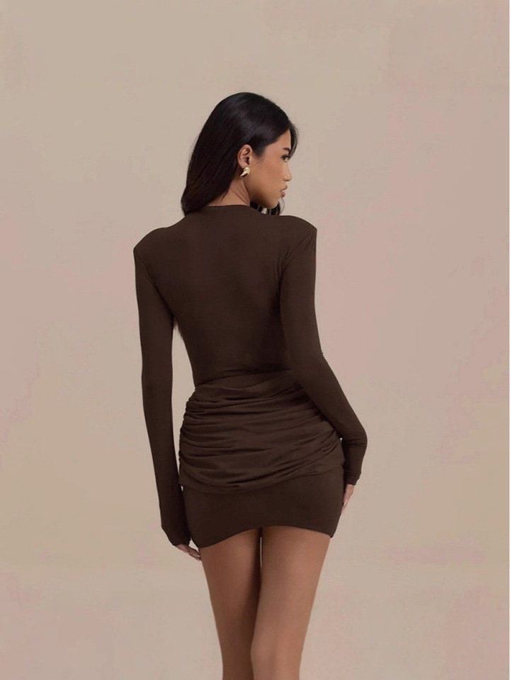 Fashion niche design round neck dress 2026 new slim fit pleated long sleeved short temperament skirt premium feel Fashionably