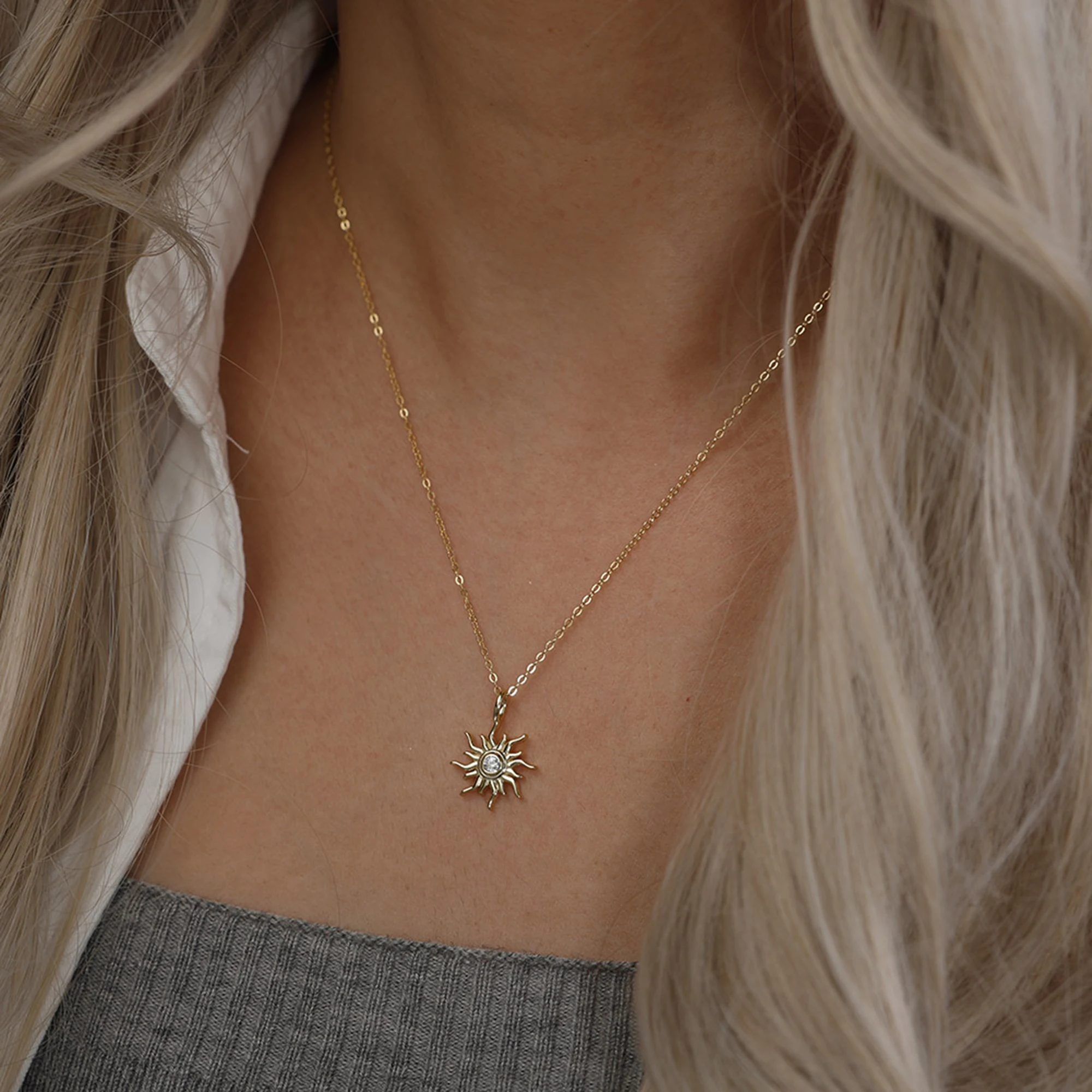 Silver Pendant Necklace, AAAA Cubic Zirconia Decor Solar Design