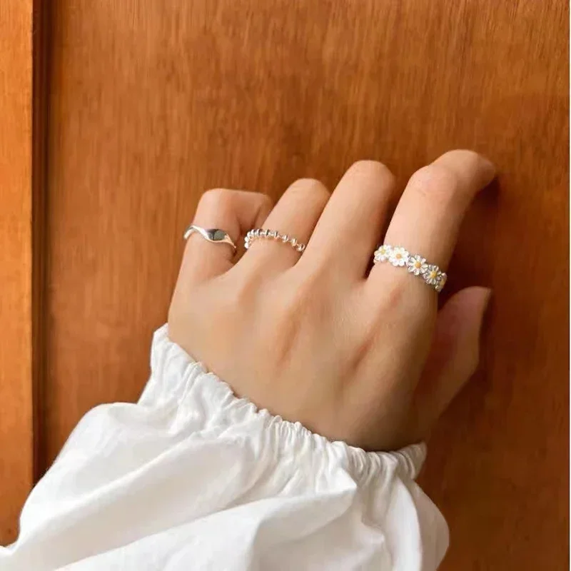 Korean Fashion White Daisy Flowers Rings Girls Open Adjustable Ring Wedding Ring Fr Women Travel Party Jewelry Birthday Gift