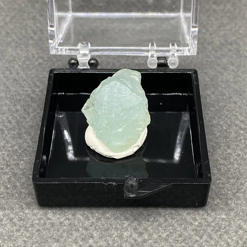 100% Rare Natural Pakistan Aquamarine Mineral Specimens Stones and Crystals Healing Crystal  +Box size：35*35*35 mm