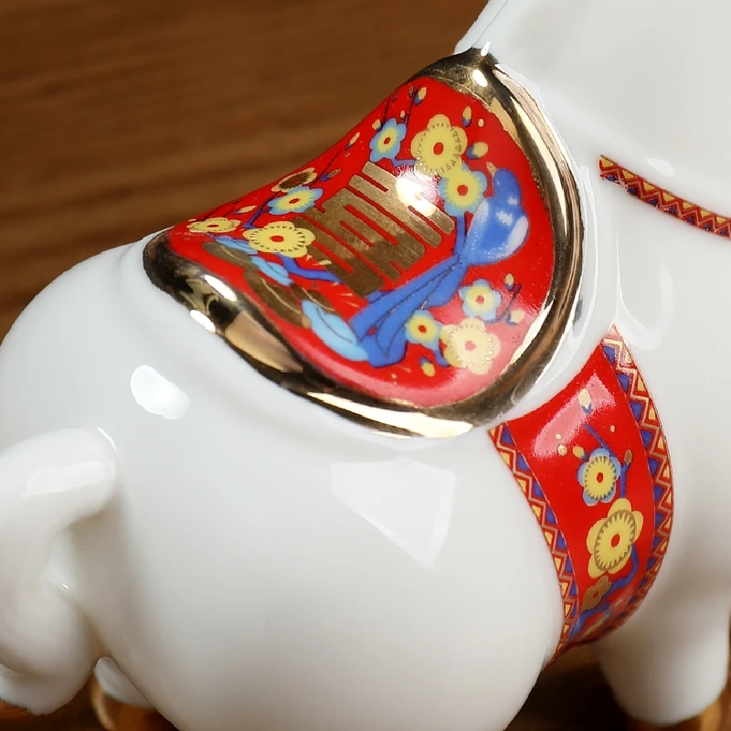 0035 Handmade Ceramics Horse Ornament Crafts Office Desk Surface Panel Decorations Exquisite Birthday Gift Creative Ceramics