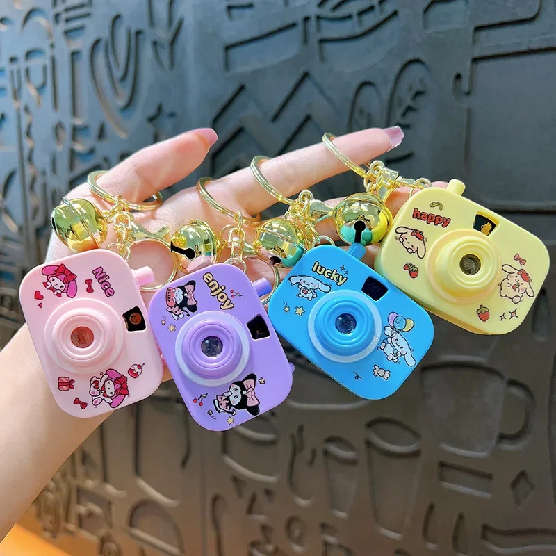 

Креативная мультяшная проекционная фотография Sanrio, мультяшная игрушка Cinnamoroll Kuromi, пластиковая подвеска, кавайное украшение для рюкзака