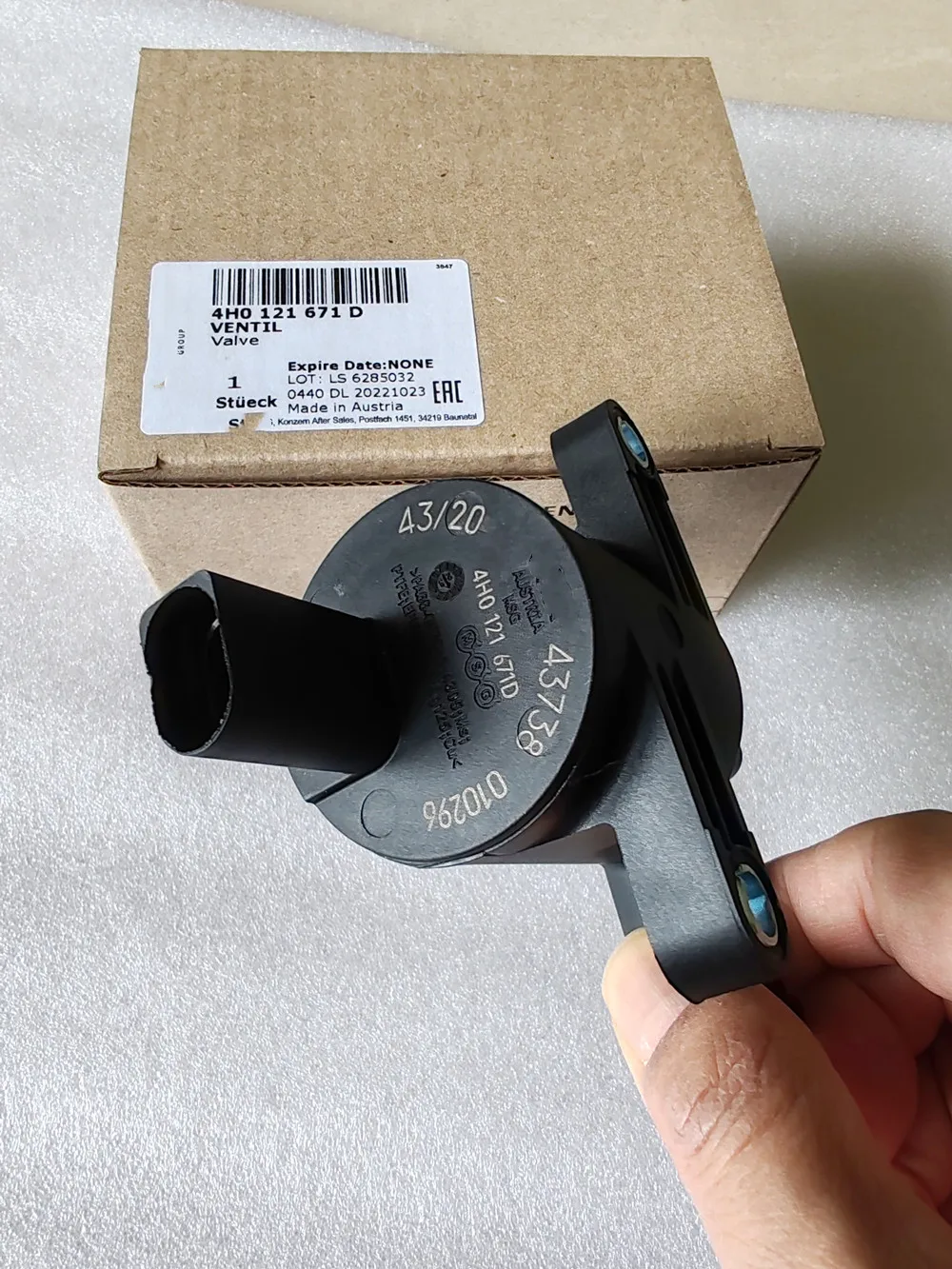 Heater Control Valve heater control valve for AUDI A4 B8 B9 VW 4H0121671D 4H0121671B 4H0 121 671 D 4H0 121 671 B