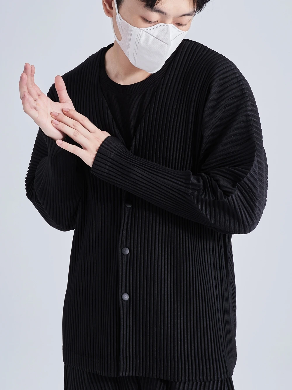 Miyake Pleated Men V-Neck Jacket Coat Collarless Single Breasted Long Sleeve Solid Color Cardigan 2