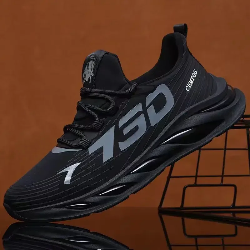 Men's Fashion Casual Slip On Sneakers Breathable Running Shoes Outdoor Walking Training Tennis Shoes Lightweight Comfortable