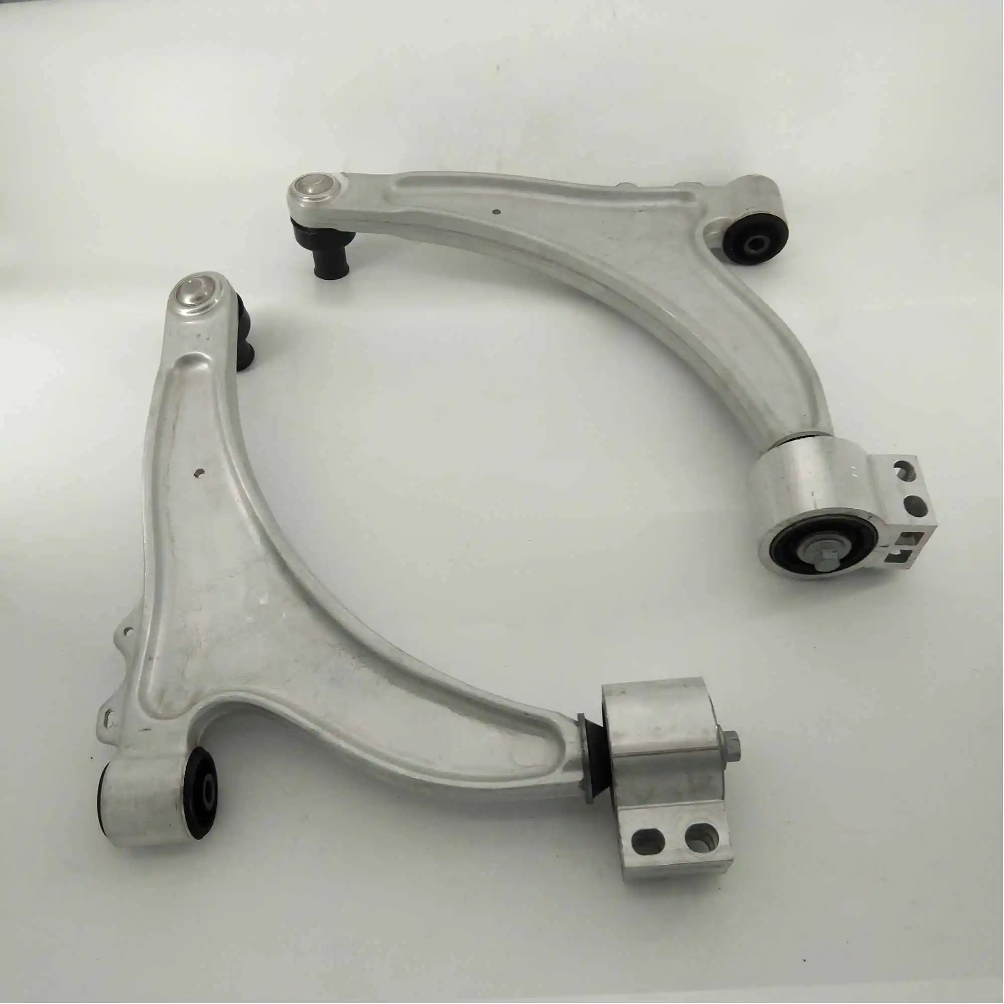 OEMQualityPAIRFRONTLOWERCONTROLARMBALLJOINTFOR09NewRegalJY