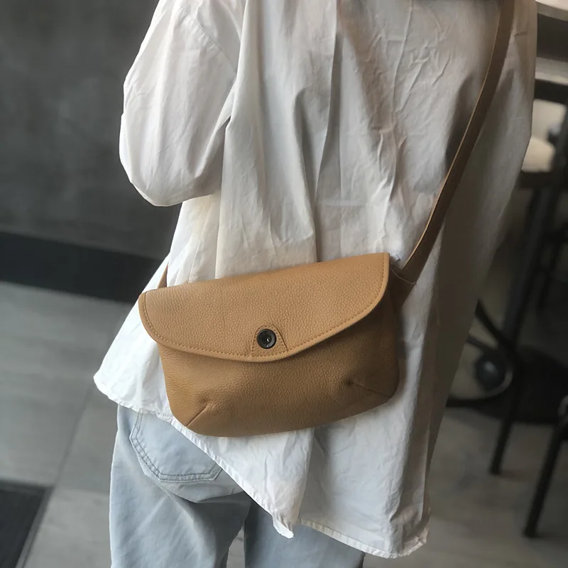 

2022 New Women's Bag Envelope Bag Genuine Leather Small Bag Crossbody Bag Women's Headcoat Cowhide One Shoulder Postman Bag