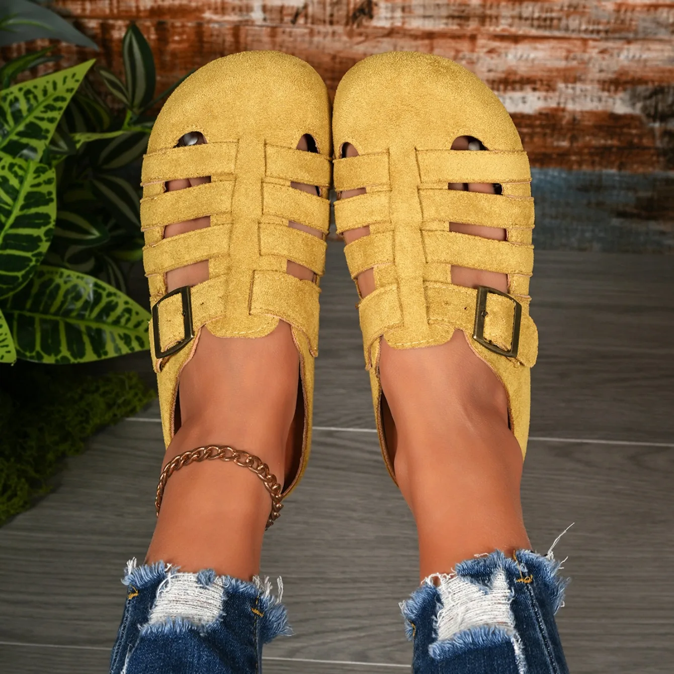 2026 Fashion Retro Soft Sole Non Slip Summer Round Toe Flat Shoes Comfortable Versatile Women Sandals_vogvips.com