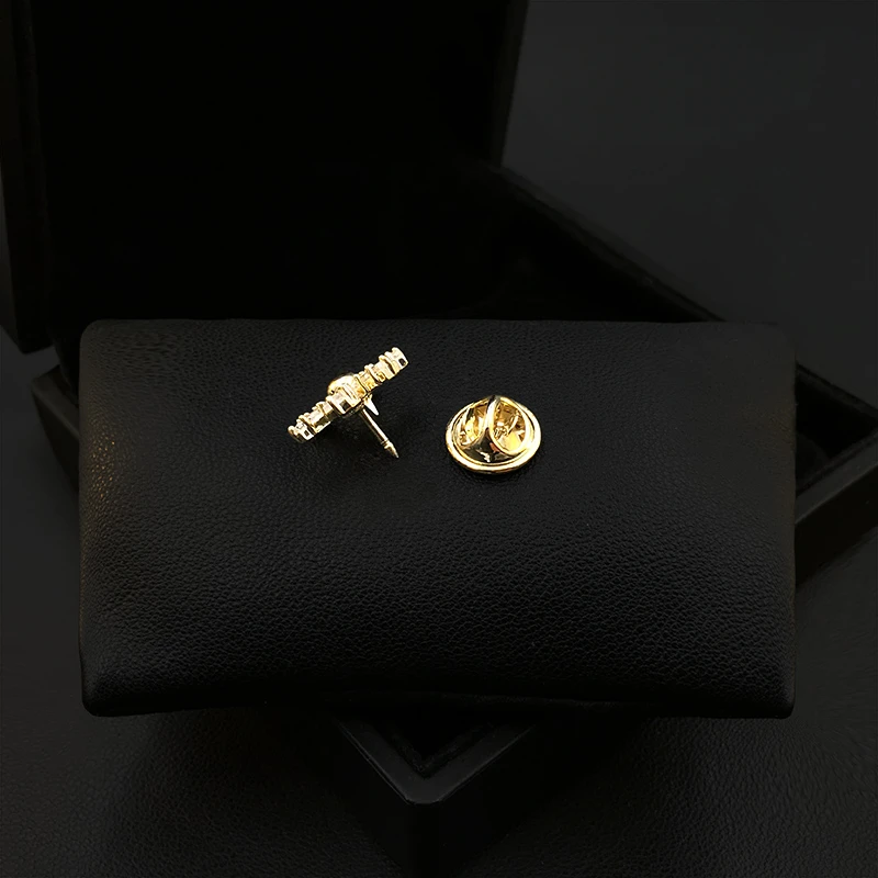 Black Snowflake Brooch Women's Anti-Exposure Buckle Decorative Collar Pins Suit Neckline Corsage Accessories Small Jewelry 5533