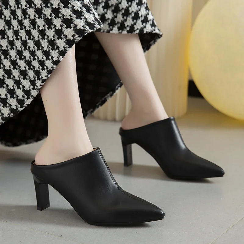 

Мюли женские на среднем каблуке, элегантные домашние тапочки, заостренный носок, модные зимние туфли, дизайнерские брендовые, 2024