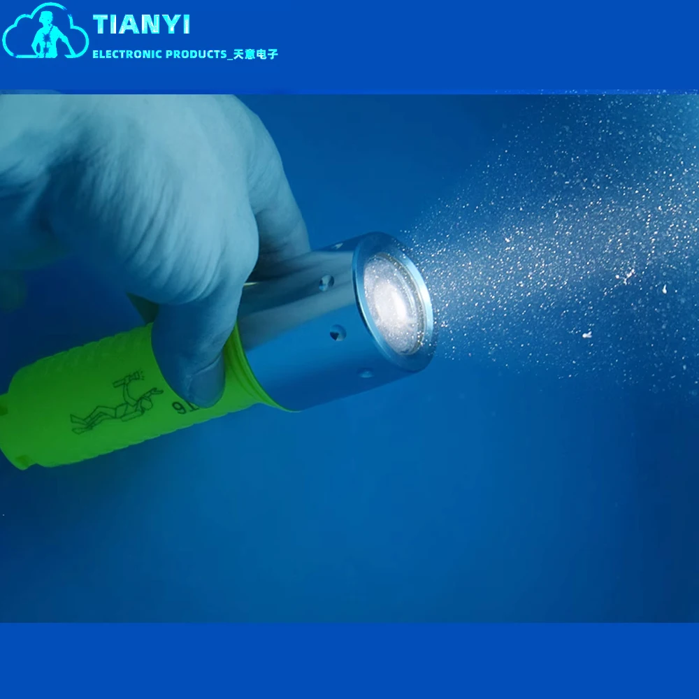 Diving Flashlight 1100 Lumen Waterproof Underwater Torch For Scuba_voghion.com