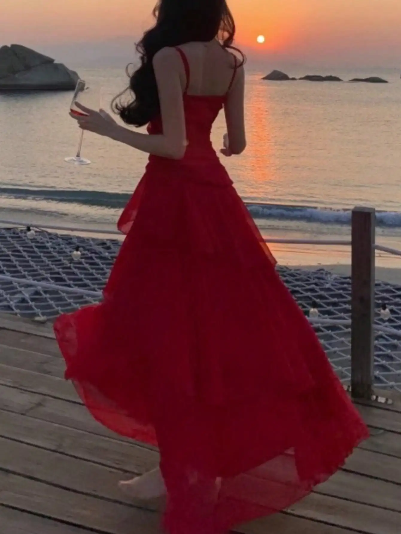 فستان صيفي نحيف مكشكش أحمر غير متماثل للنساء مثير...