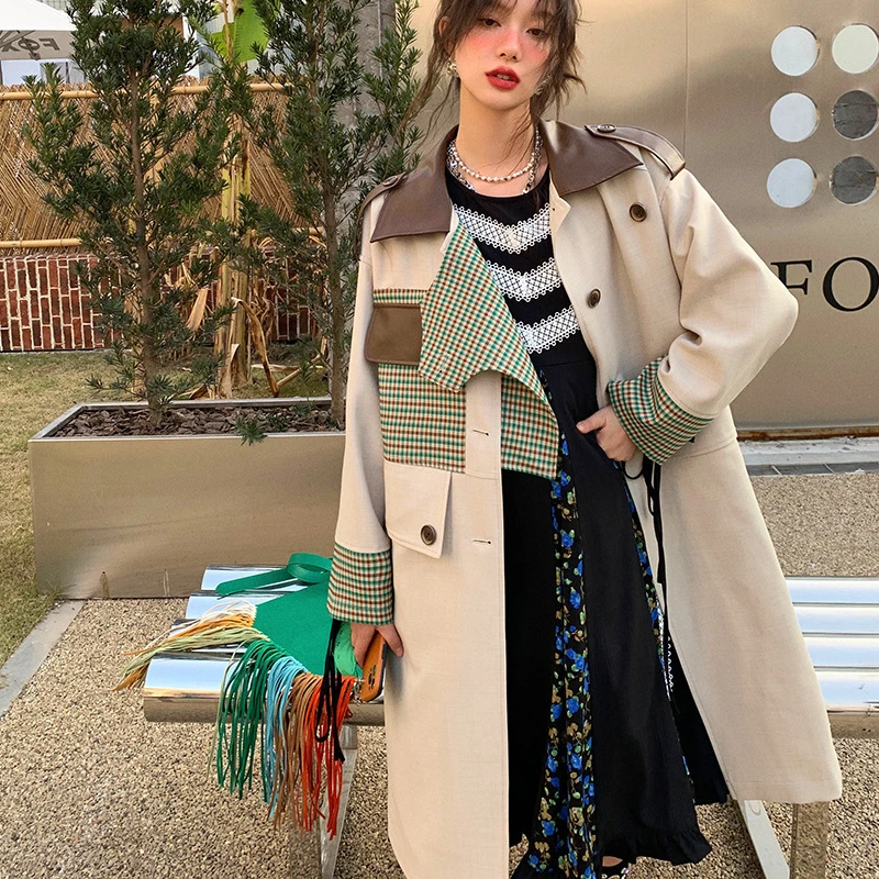 Рисунок 2 - Женская однобортная ветровка