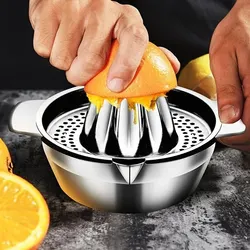 Portable Stainless Steel Citrus Juicer with Built-in Bowl - Easy and Convenient (1PCS 9.5x17cm)