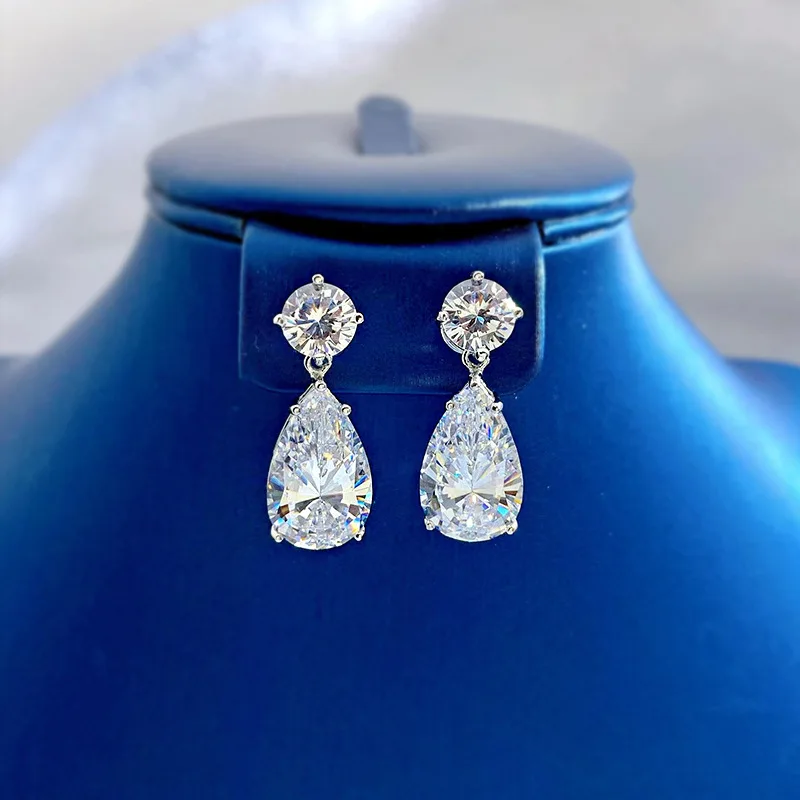 Gioielli in raso - Gioielli Moulin Rouge - Orecchini di lusso - Orecchini con moissanite - Gioielli da sposa - Gioielli da sera - Italia